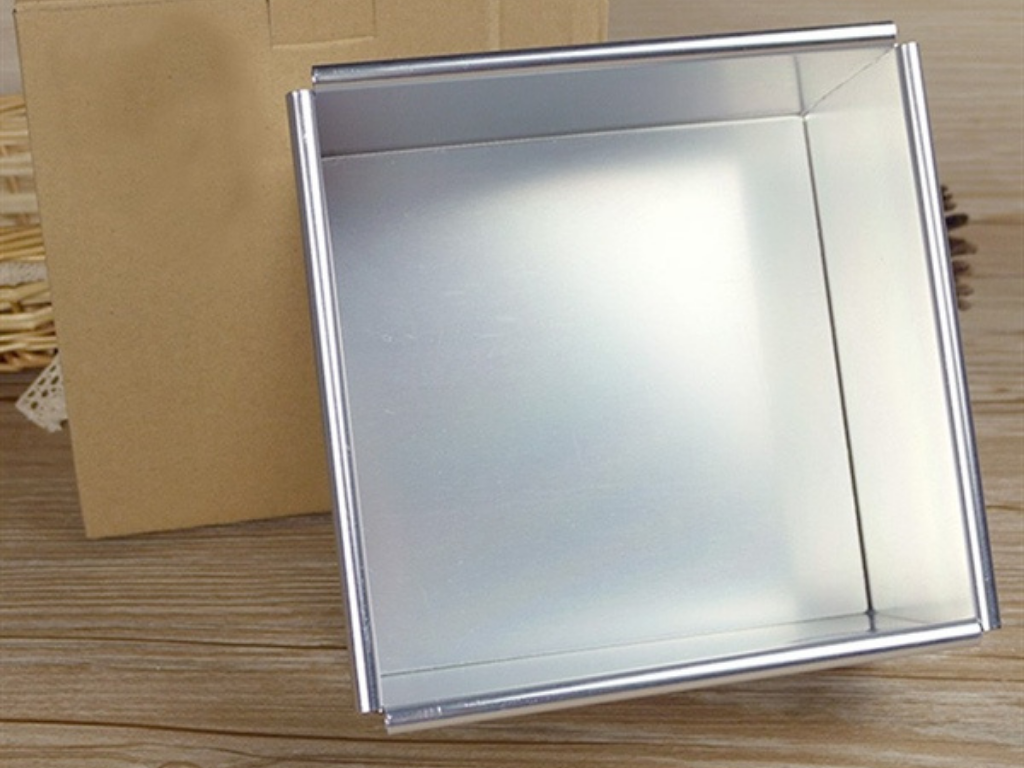Khuôn Vuông Đế Liền - 24cm